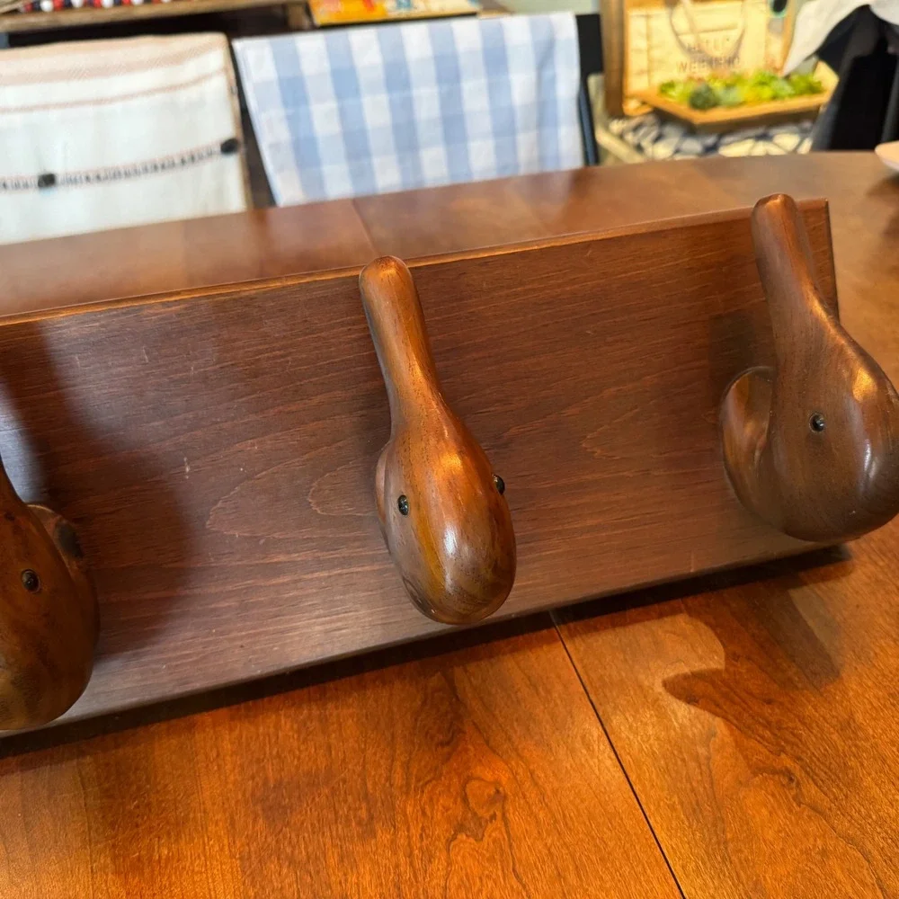 The Edgecomb Woodcarver Coat Rack Unisex OS Brown Duck Head 4 Hook Rustic Wood
